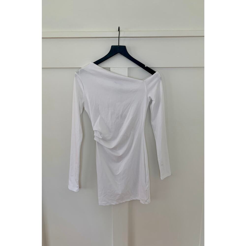 Zara Mini Dress in White Medium Bodycon Asymmetrical Off Shoulder Party Cocktail